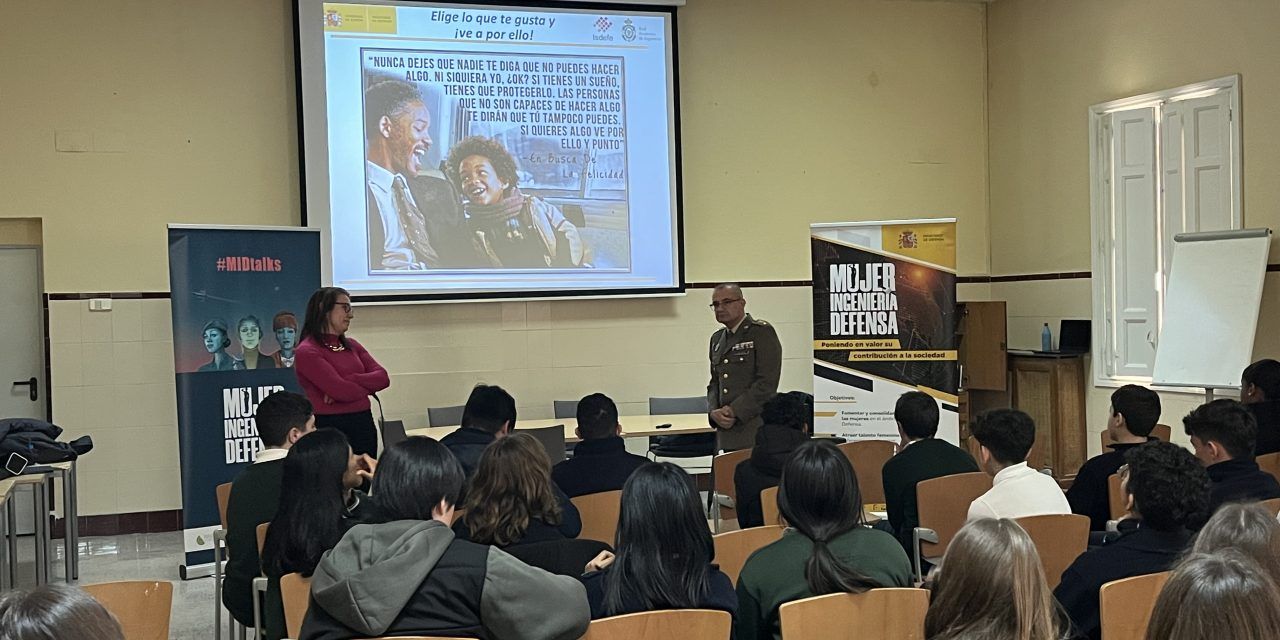 Ochenta alumnos del Colegio Fundación Santamarca asisten a la actividad “La ingeniería va a tu centro» dentro del proyecto Mujer, Ingeniería y Defensa.