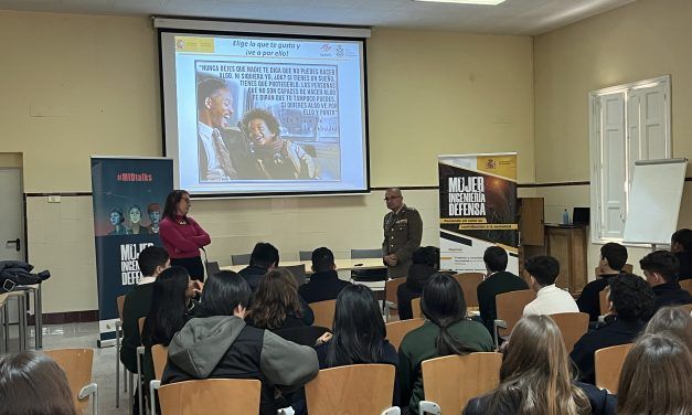 Ochenta alumnos del Colegio Fundación Santamarca asisten a la actividad “La ingeniería va a tu centro» dentro del proyecto Mujer, Ingeniería y Defensa.