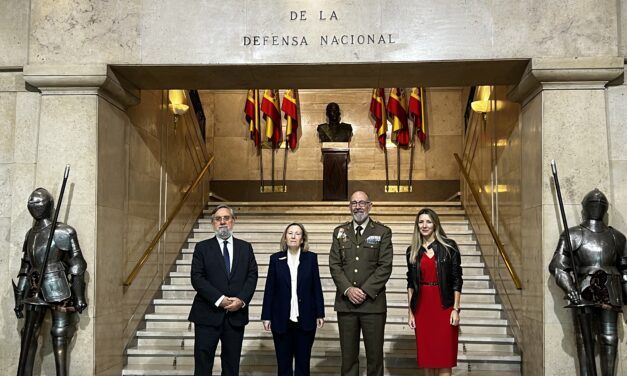 La Secretaria de Estado de Defensa presenta un el libro de la Fundación Círculo sobre Nuevas claves tecnológicas