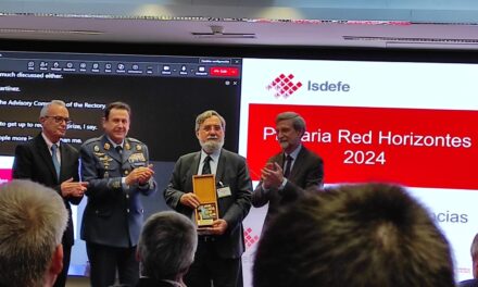 Isdefe otorga el primer Premio Red Horizontes al presidente de la Fundación Círculo de Tecnologías